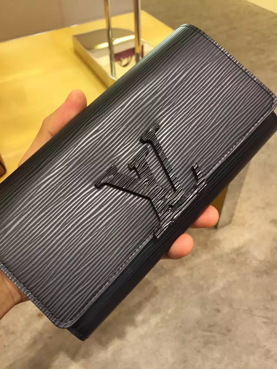 Authentic Louis Vuitton Epi Leather Louis Wallet M60767 Noir